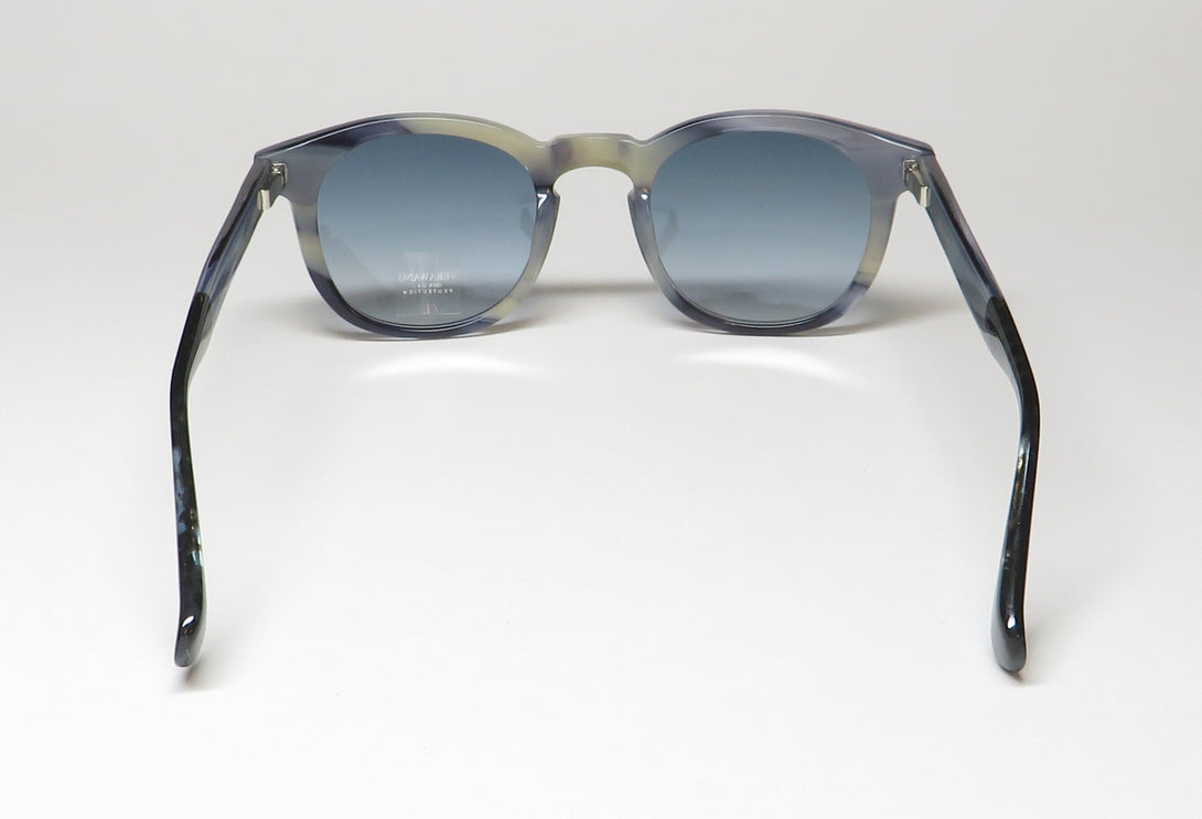 Vera Wang V471 Sunglasses